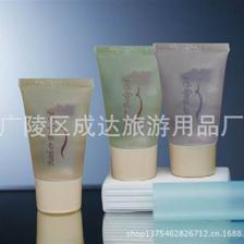 一次性沐浴露与洗发液 宾馆酒店用品中的旅行良伴